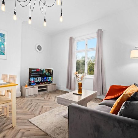 Luxury Apartment - Wolverhampton - Netflix - Smart Tv - Fast Wifi - 7Apc Eksteriør billede