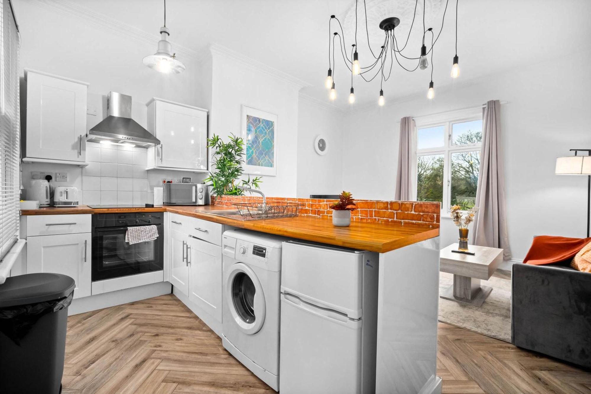 Luxury Apartment - Wolverhampton - Netflix - Smart Tv - Fast Wifi - 7Apc Eksteriør billede