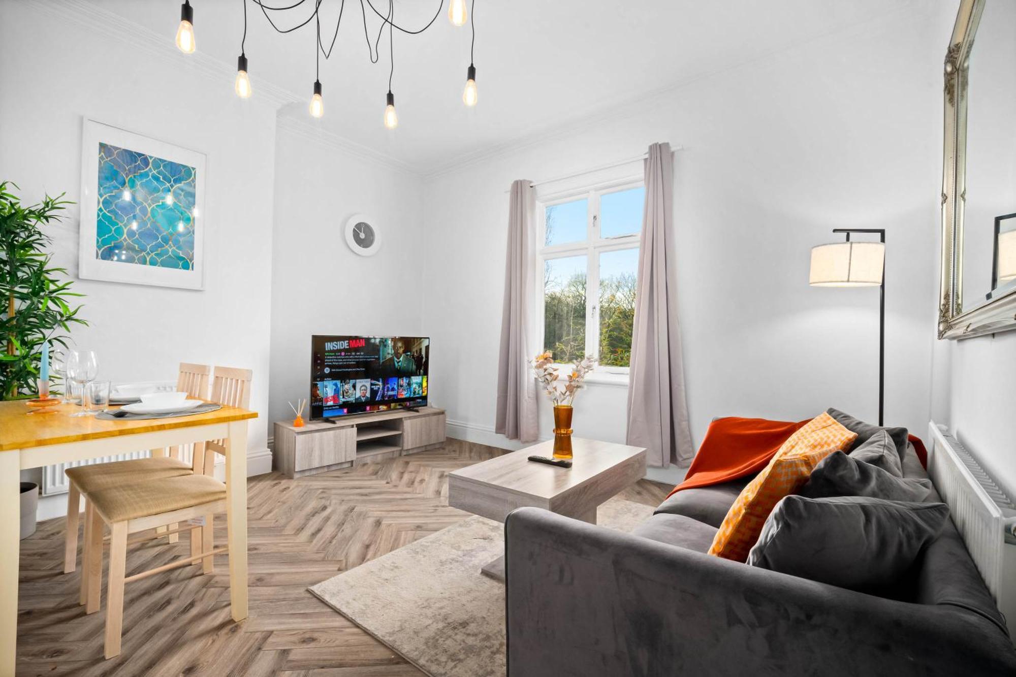 Luxury Apartment - Wolverhampton - Netflix - Smart Tv - Fast Wifi - 7Apc Eksteriør billede