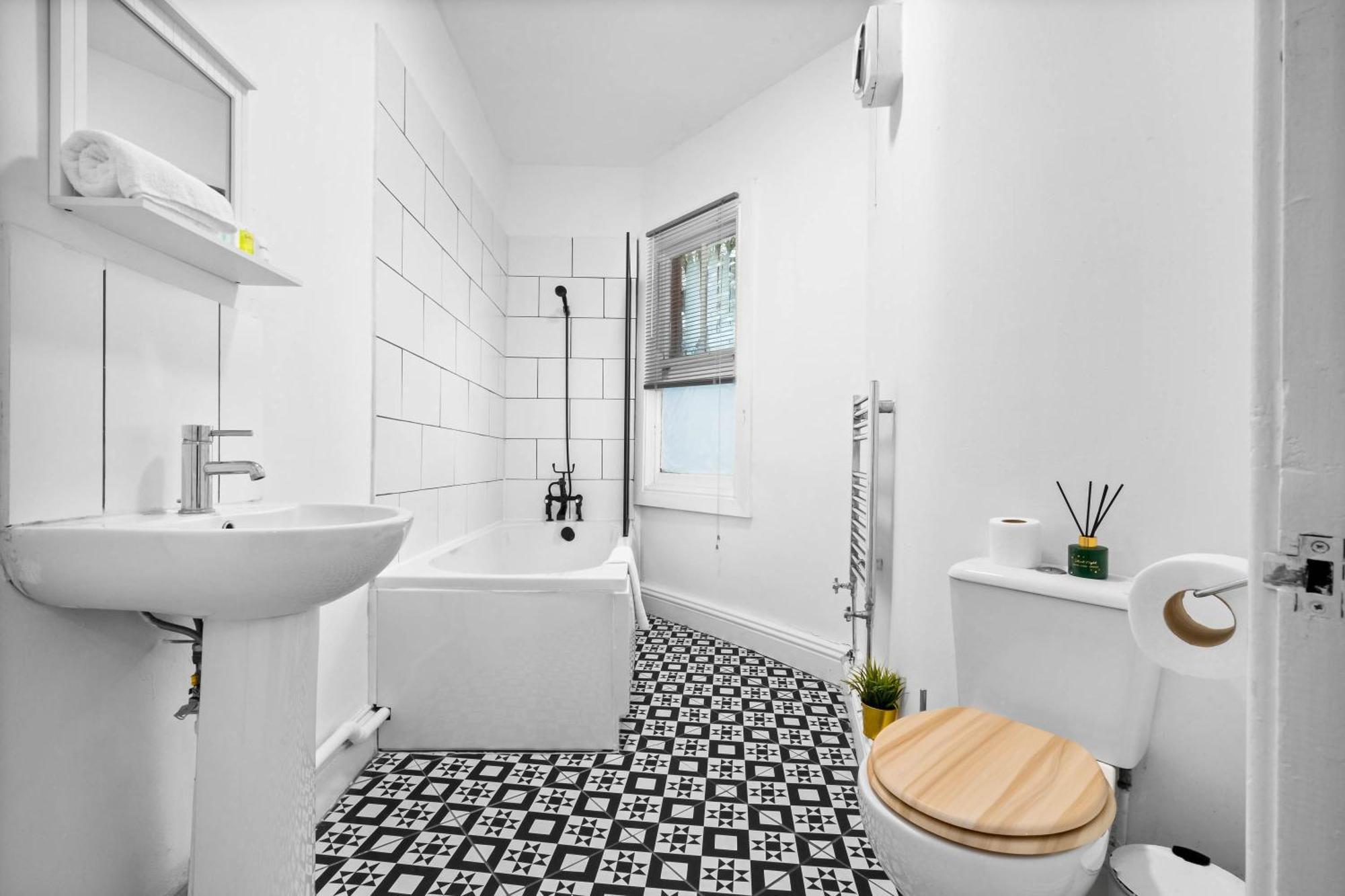 Luxury Apartment - Wolverhampton - Netflix - Smart Tv - Fast Wifi - 7Apc Eksteriør billede